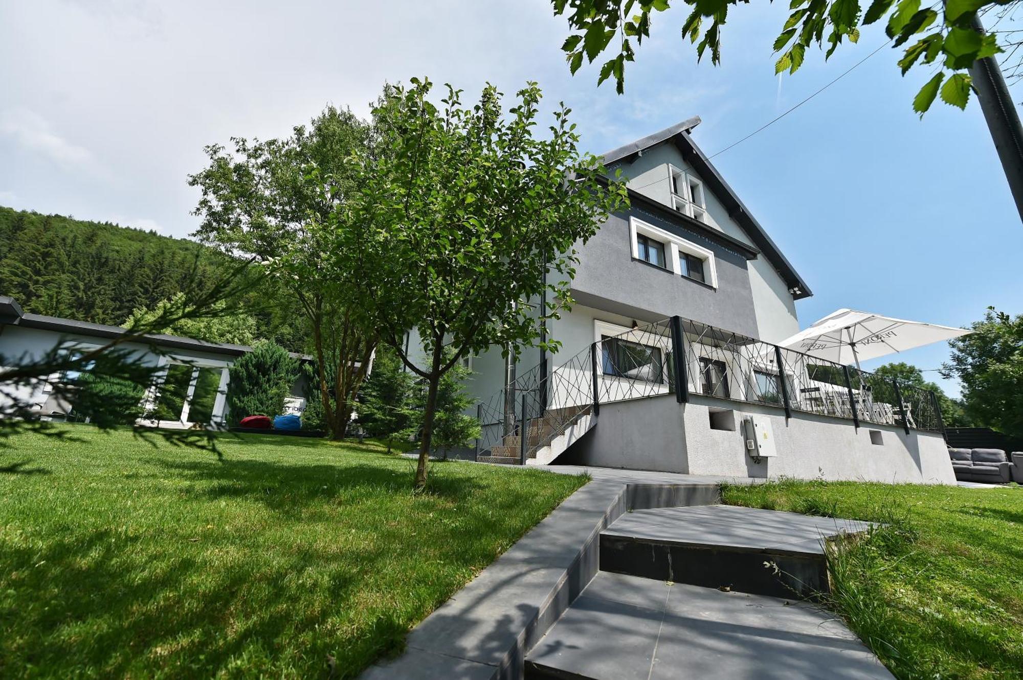 Bed and Breakfast Mira By Atra Teşila Exterior foto